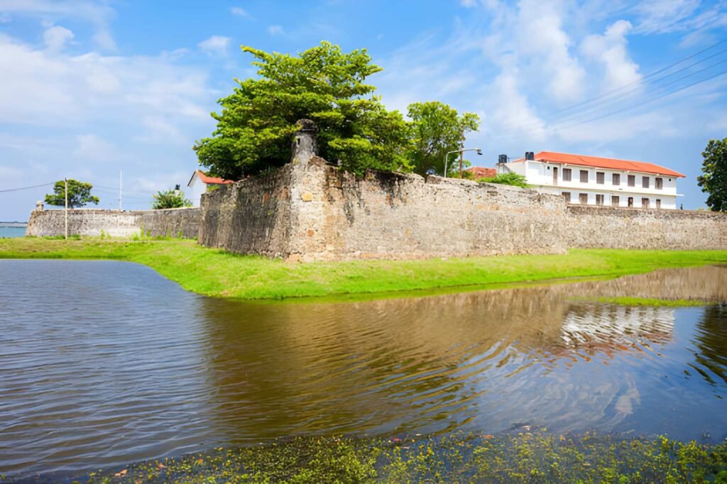 Visita al fuerte de Batticaloa