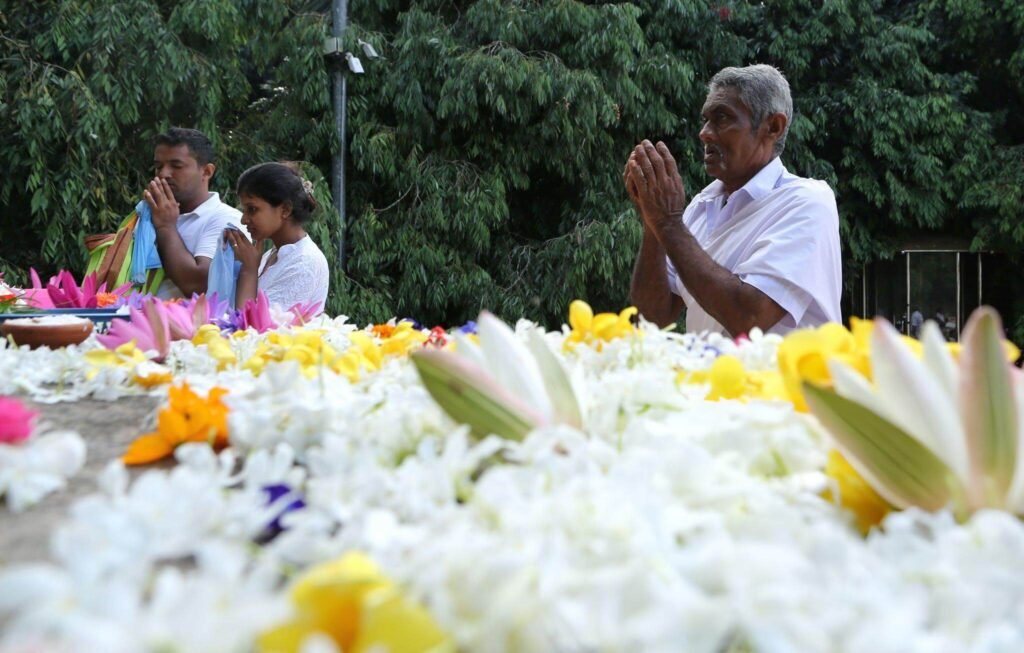 que llevar sri lanka ropa templos modesta